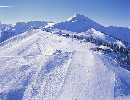 Wind- und wettergeschützt in nur 7 Minuten von Inneralpbach auf das Wiedersbergerhorn befördert mit der 8er-Gondel-Pöglbahn